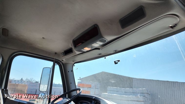 image for item LF9540 2013 Freightliner Business Class M2  semi truck