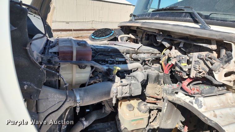 image for item LF9540 2013 Freightliner Business Class M2  semi truck