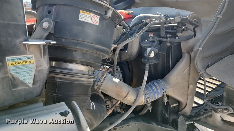 image for item LF9540 2013 Freightliner Business Class M2  semi truck