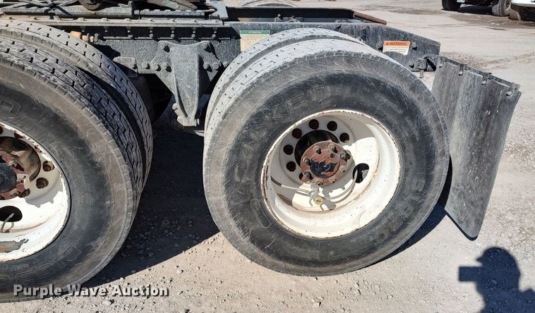 image for item LF9540 2013 Freightliner Business Class M2  semi truck