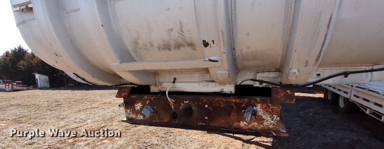 image for item LF9548 1981 Fruehauf  end dump trailer