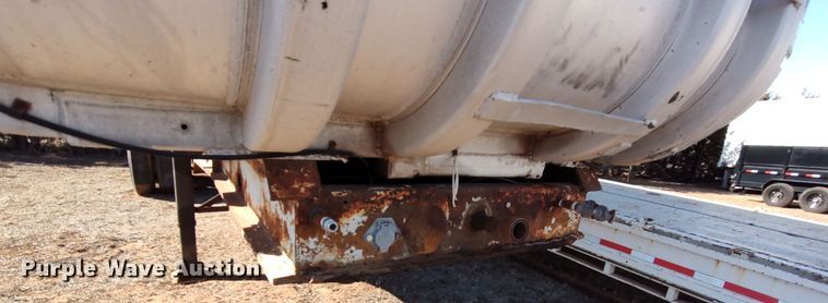 image for item LF9548 1981 Fruehauf  end dump trailer