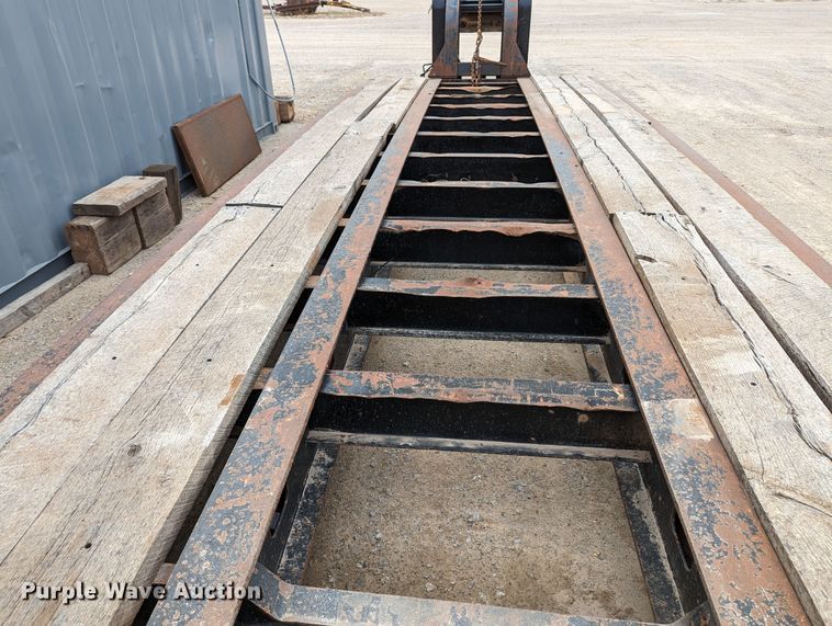 image for item LF9641 2007 Kalyn Siebert KSHRG351T  lowboy equipment trailer