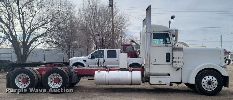 image for item LG9509 1999 Peterbilt 379  semi truck