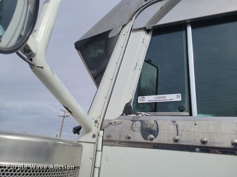 image for item LG9509 1999 Peterbilt 379  semi truck
