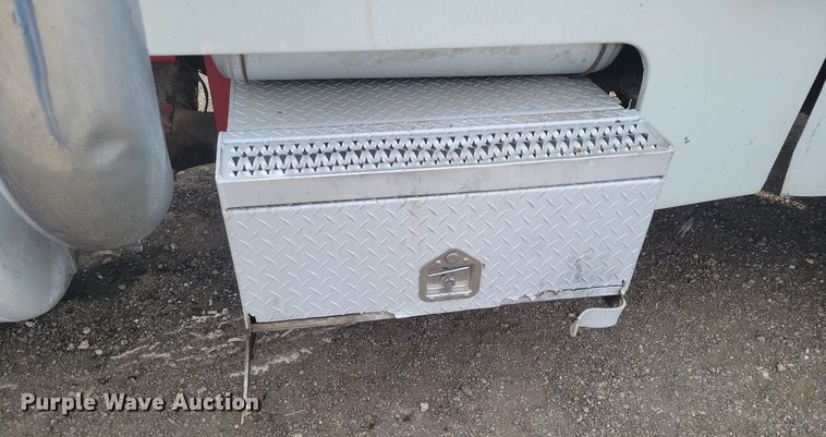 image for item LG9509 1999 Peterbilt 379  semi truck