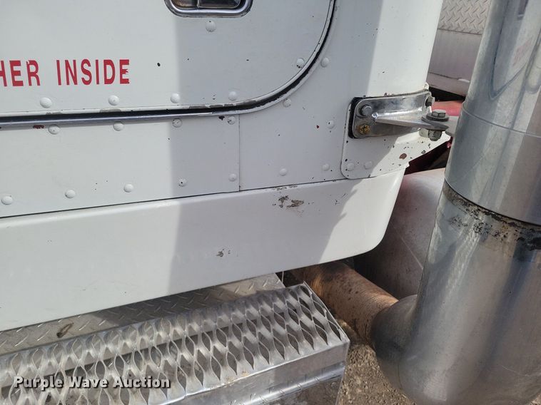 image for item LG9509 1999 Peterbilt 379  semi truck