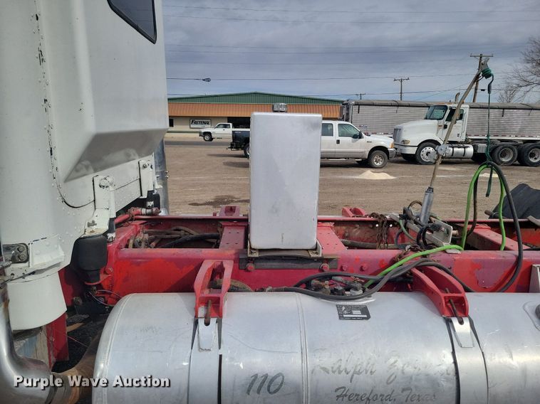 image for item LG9509 1999 Peterbilt 379  semi truck