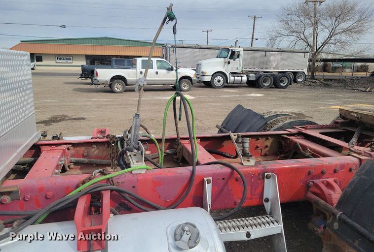 image for item LG9509 1999 Peterbilt 379  semi truck