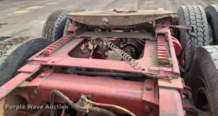 image for item LG9509 1999 Peterbilt 379  semi truck