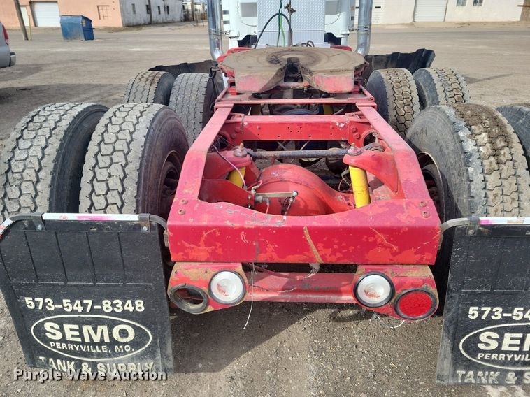 image for item LG9509 1999 Peterbilt 379  semi truck