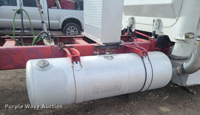 image for item LG9509 1999 Peterbilt 379  semi truck