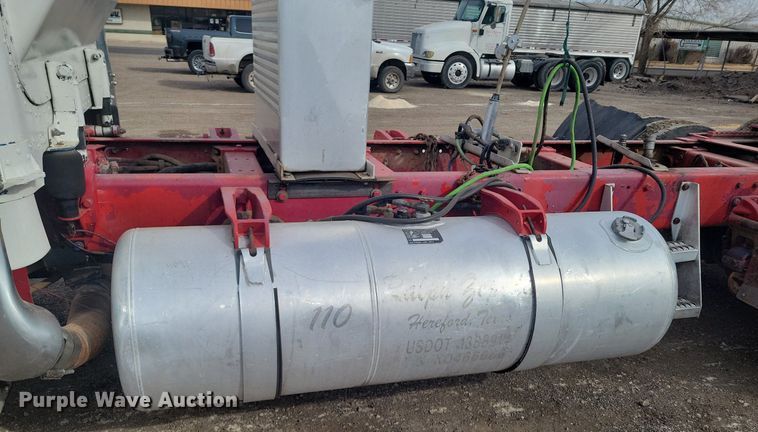 image for item LG9509 1999 Peterbilt 379  semi truck