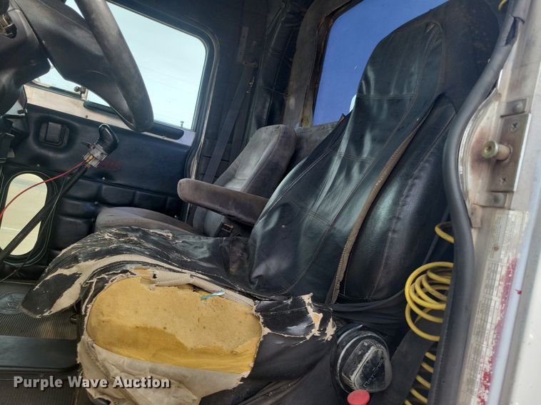 image for item LG9509 1999 Peterbilt 379  semi truck