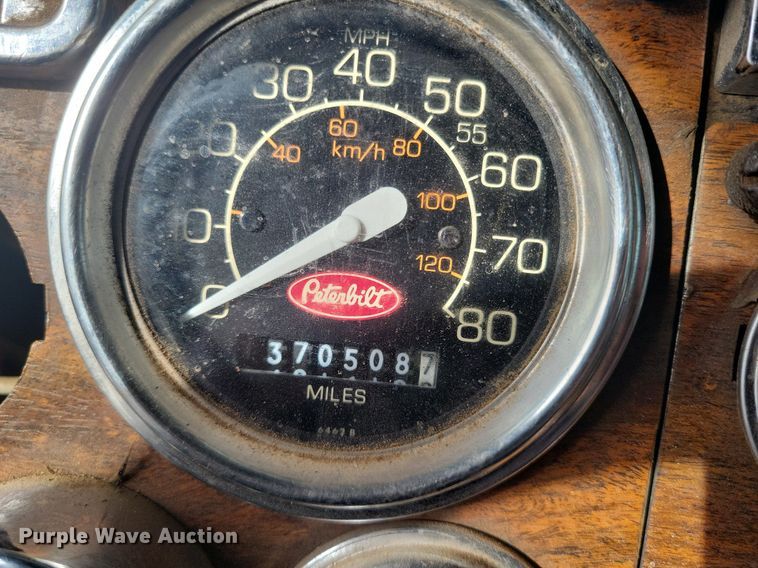 image for item LG9509 1999 Peterbilt 379  semi truck