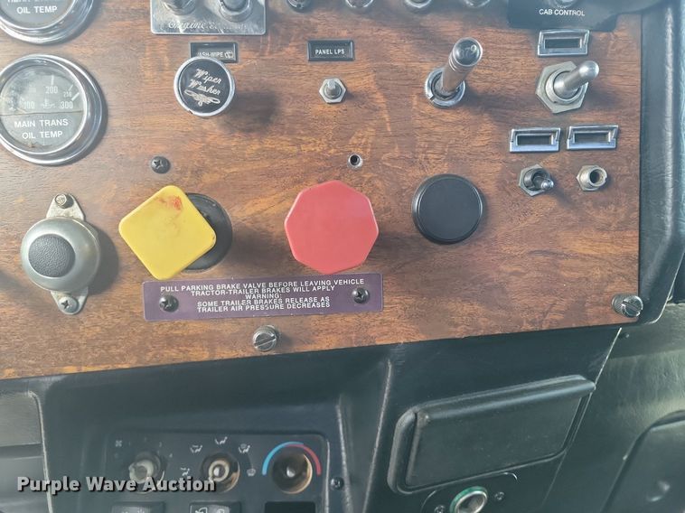 image for item LG9509 1999 Peterbilt 379  semi truck