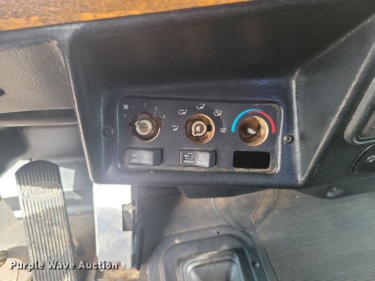 image for item LG9509 1999 Peterbilt 379  semi truck