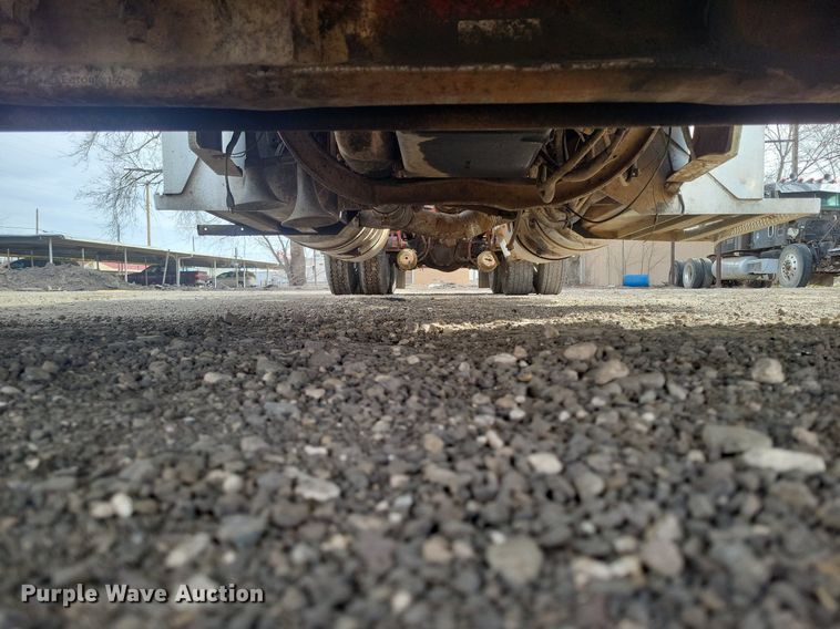 image for item LG9509 1999 Peterbilt 379  semi truck