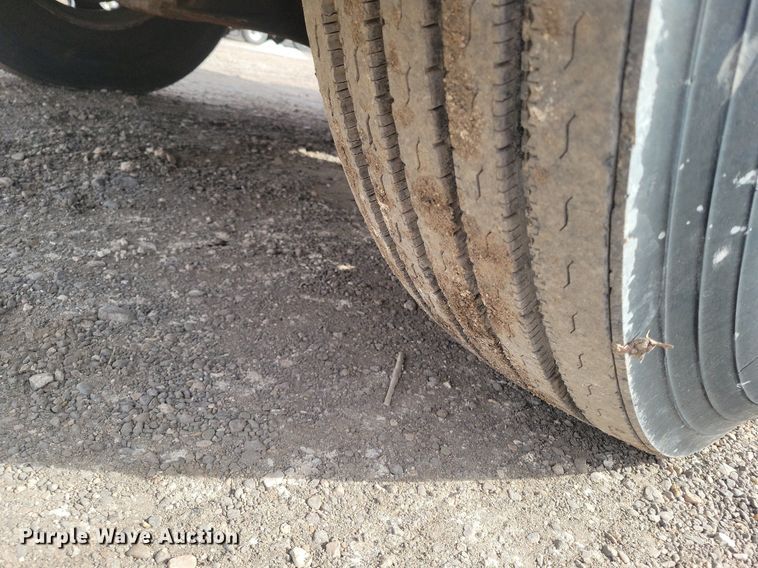 image for item LG9509 1999 Peterbilt 379  semi truck