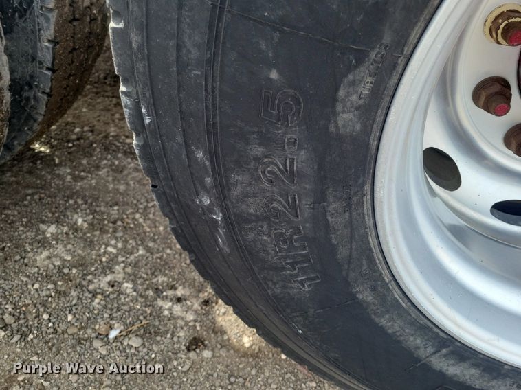 image for item LG9509 1999 Peterbilt 379  semi truck