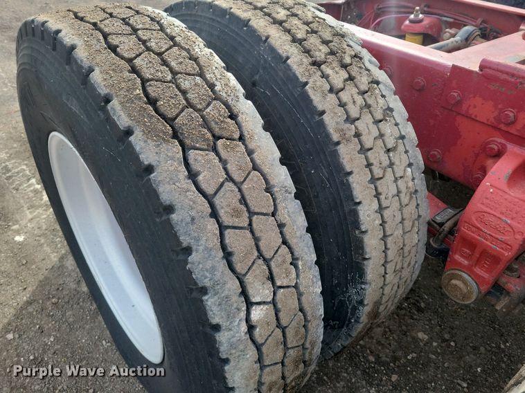 image for item LG9509 1999 Peterbilt 379  semi truck