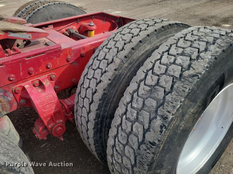 image for item LG9509 1999 Peterbilt 379  semi truck