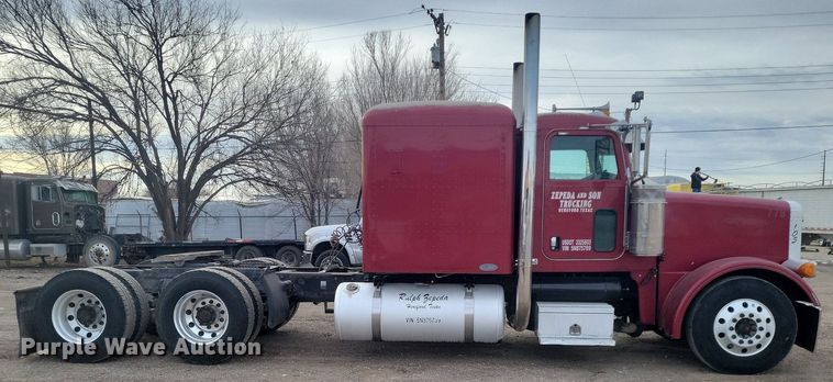 image for item LG9510 2005 Peterbilt 378  semi truck
