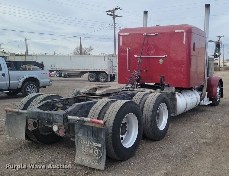image for item LG9510 2005 Peterbilt 378  semi truck