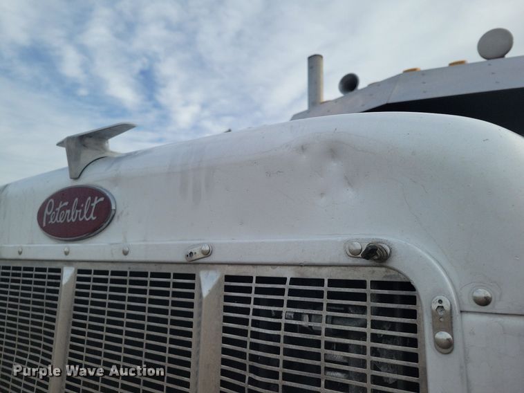 image for item LG9510 2005 Peterbilt 378  semi truck