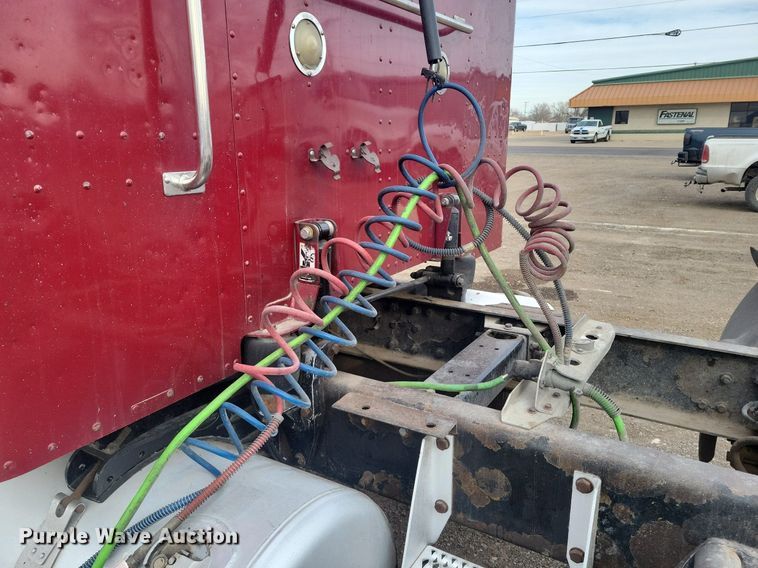 image for item LG9510 2005 Peterbilt 378  semi truck