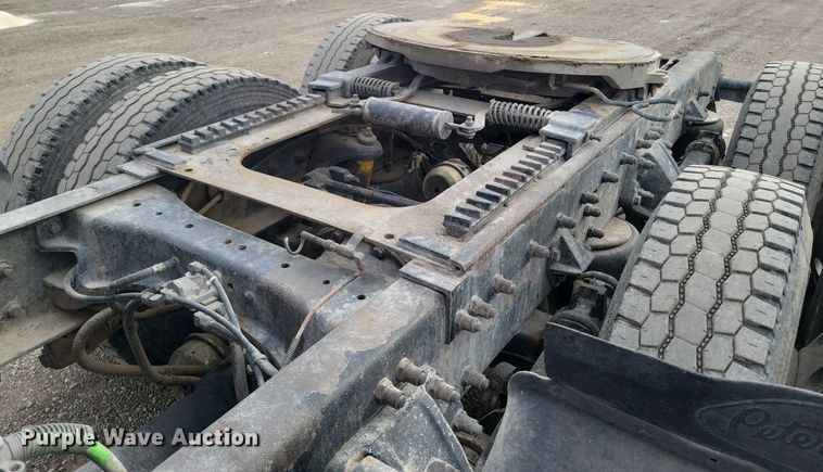 image for item LG9510 2005 Peterbilt 378  semi truck