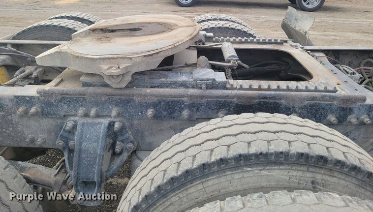 image for item LG9510 2005 Peterbilt 378  semi truck