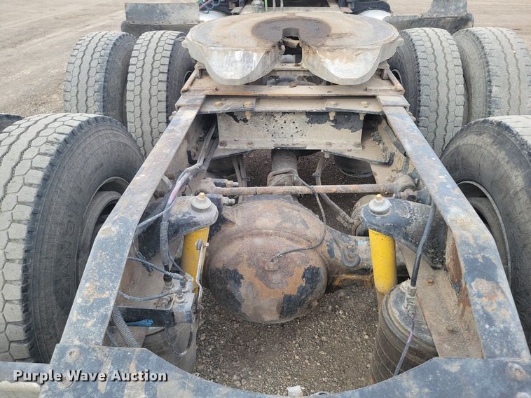 image for item LG9510 2005 Peterbilt 378  semi truck