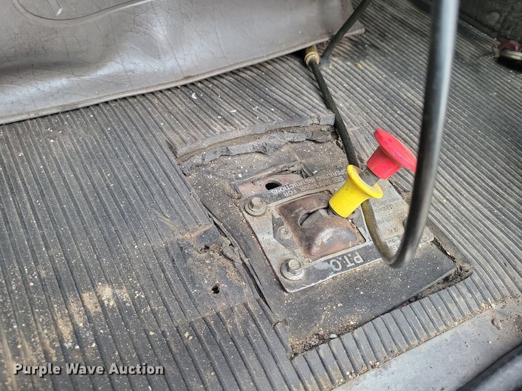 image for item LG9510 2005 Peterbilt 378  semi truck