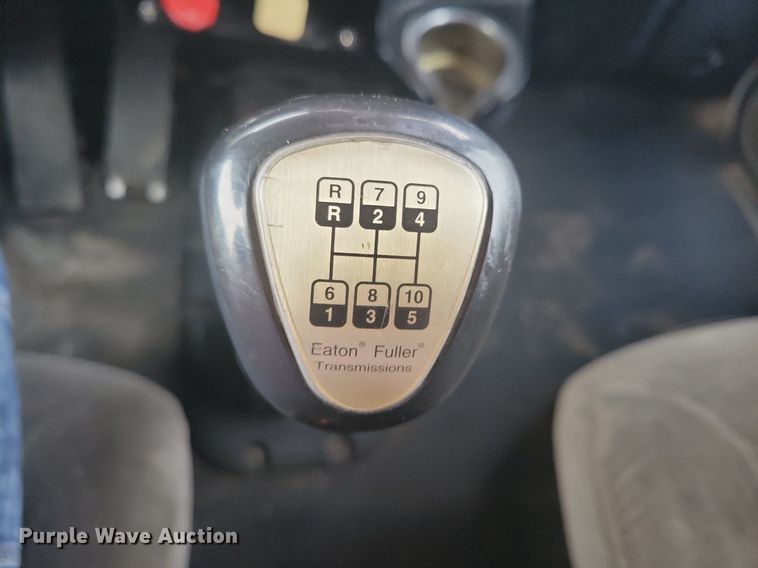 image for item LG9510 2005 Peterbilt 378  semi truck