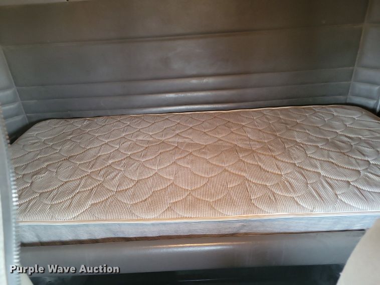 image for item LG9510 2005 Peterbilt 378  semi truck