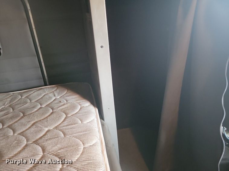 image for item LG9510 2005 Peterbilt 378  semi truck