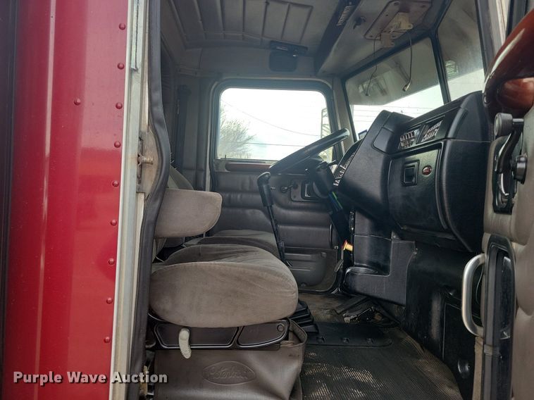 image for item LG9510 2005 Peterbilt 378  semi truck