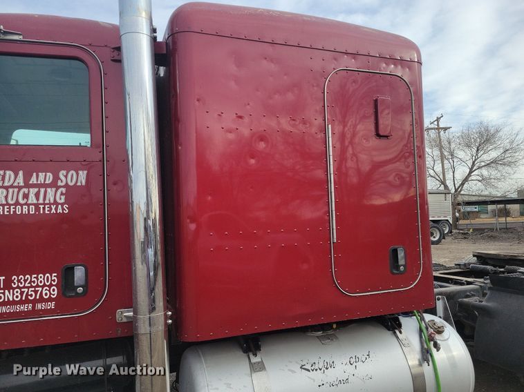 image for item LG9510 2005 Peterbilt 378  semi truck