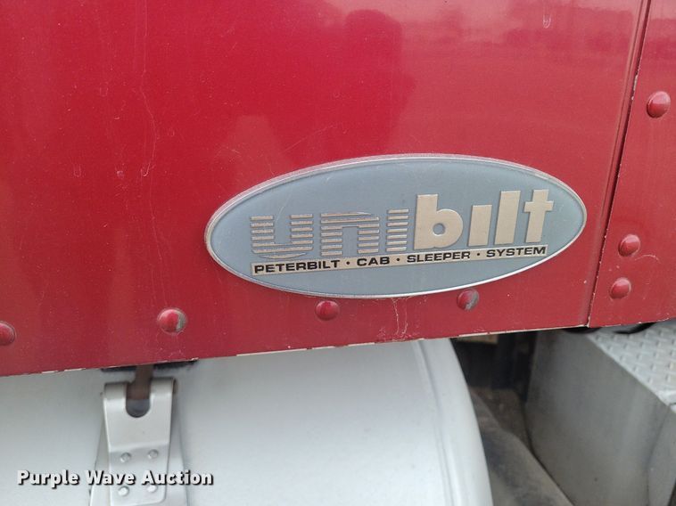 image for item LG9510 2005 Peterbilt 378  semi truck