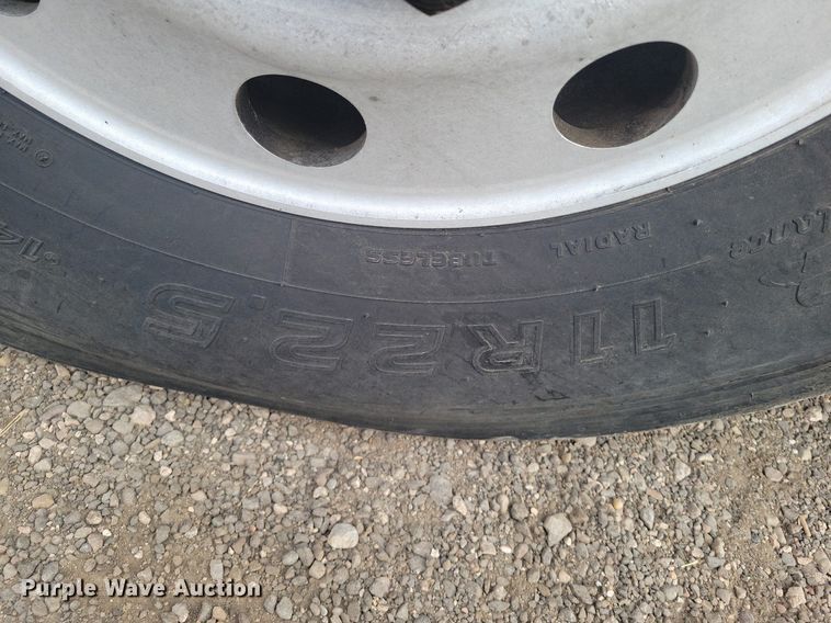 image for item LG9510 2005 Peterbilt 378  semi truck