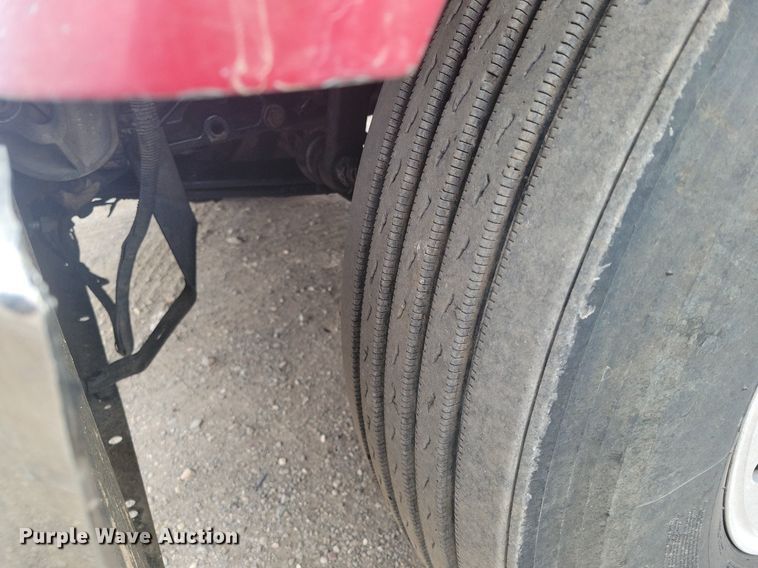 image for item LG9510 2005 Peterbilt 378  semi truck