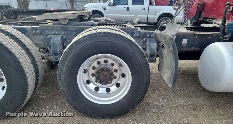 image for item LG9510 2005 Peterbilt 378  semi truck