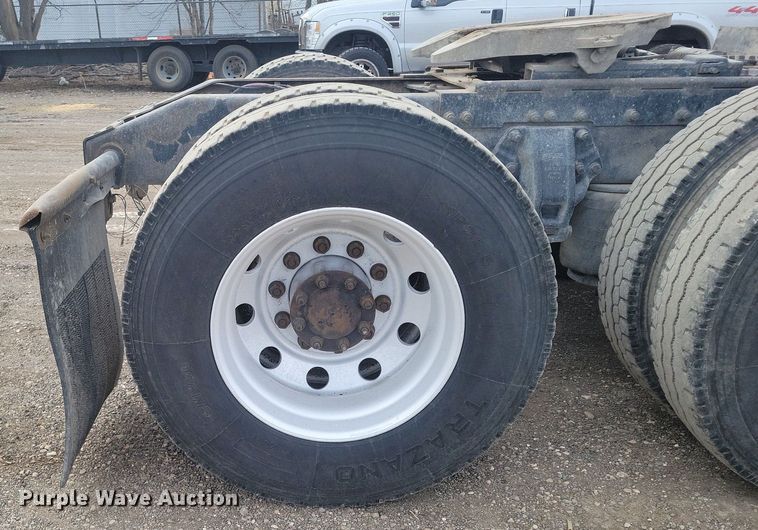 image for item LG9510 2005 Peterbilt 378  semi truck