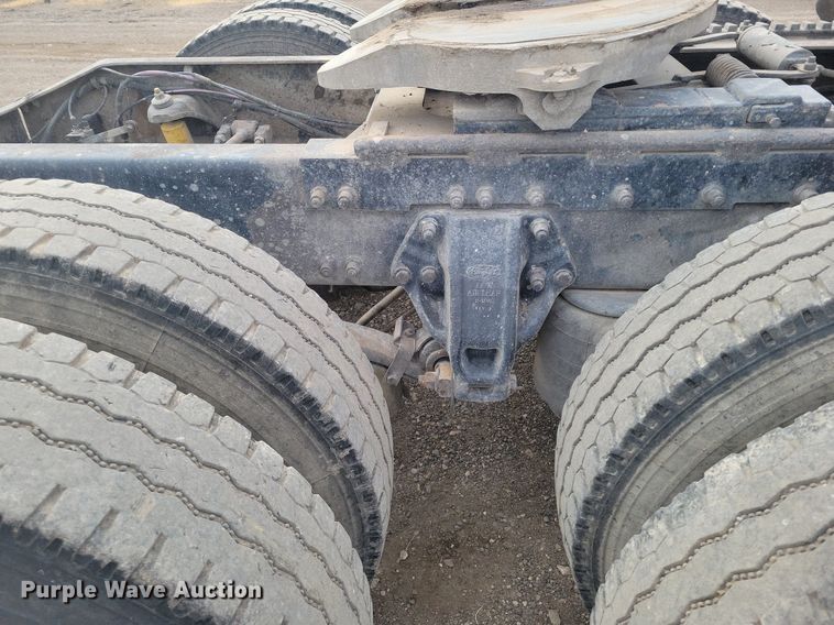 image for item LG9510 2005 Peterbilt 378  semi truck