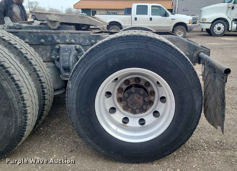 image for item LG9510 2005 Peterbilt 378  semi truck