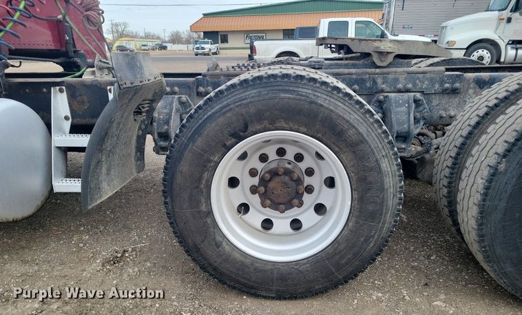 image for item LG9510 2005 Peterbilt 378  semi truck