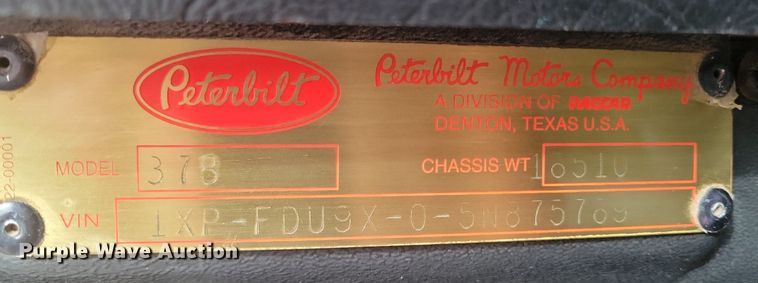 image for item LG9510 2005 Peterbilt 378  semi truck