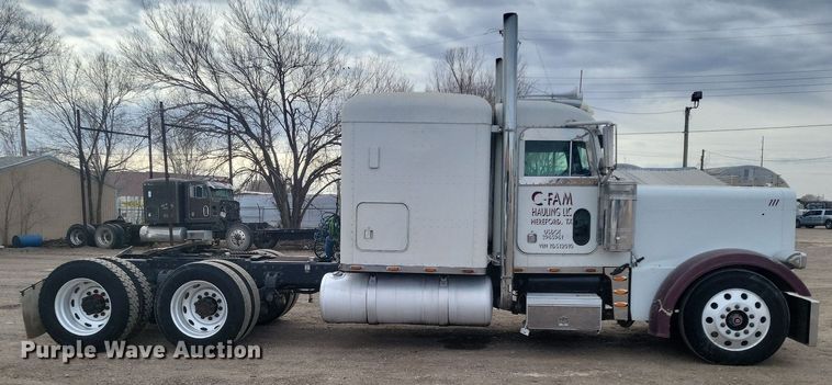 image for item LG9511 2000 Peterbilt 377  semi truck