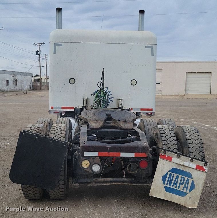 image for item LG9511 2000 Peterbilt 377  semi truck